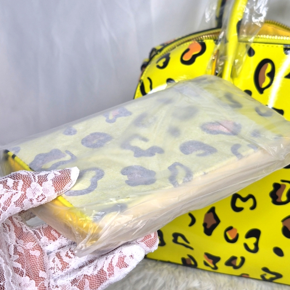 Leopard Print Vegan Leather Boston Bag & Wallet ๐๐๐ - Picture 12 of 15